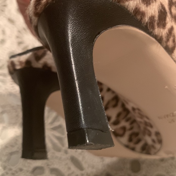 STUART WEITZMAN REAL FUR CHEETAH PRINT MIRA MULES SIZE 6.5 - Picture 5 of 8